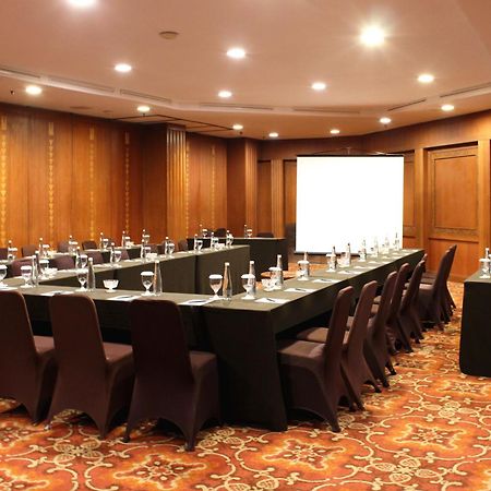 Hotel Santika Premiere Semarang Exterior foto