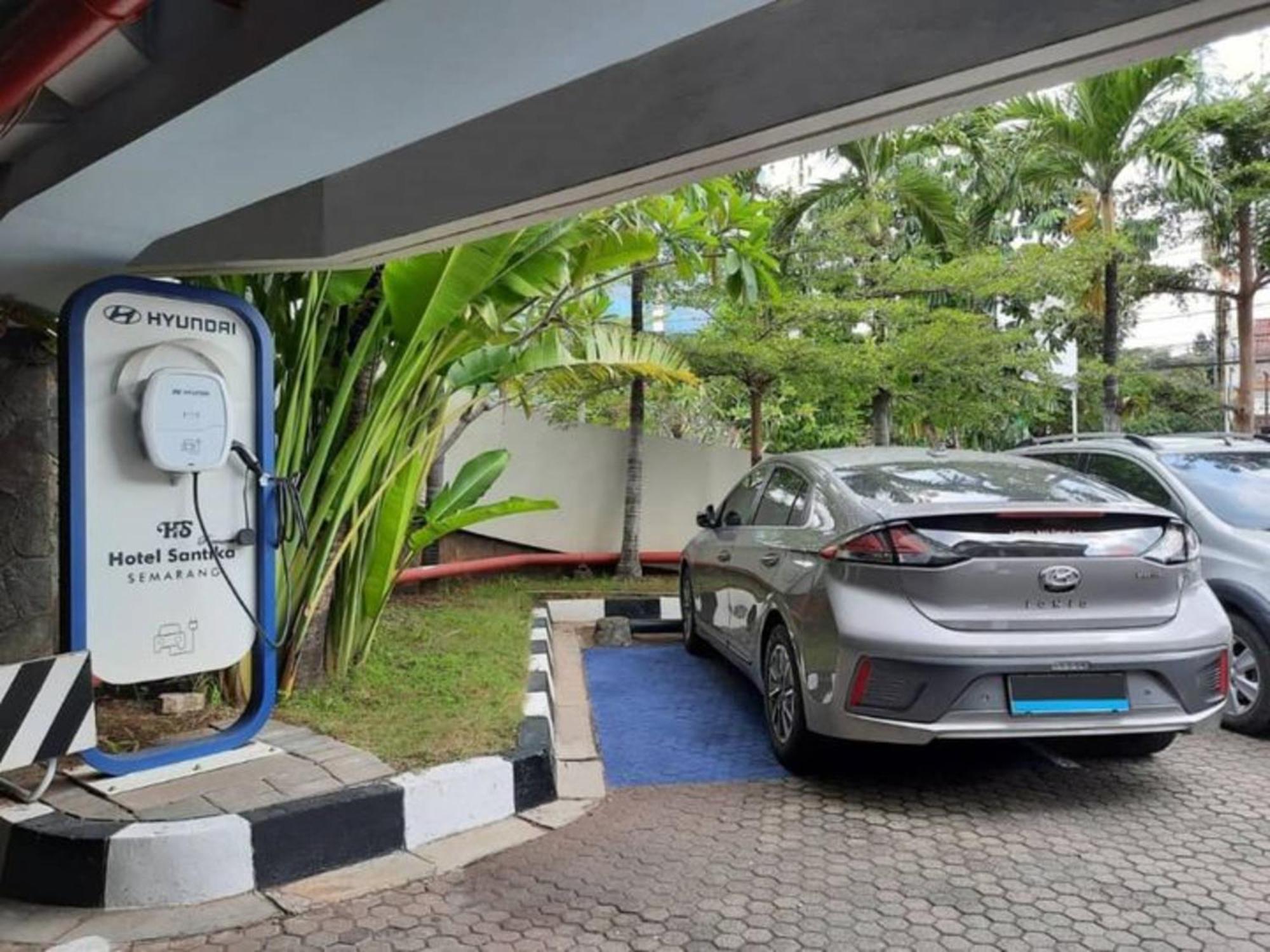 Hotel Santika Premiere Semarang Exterior foto