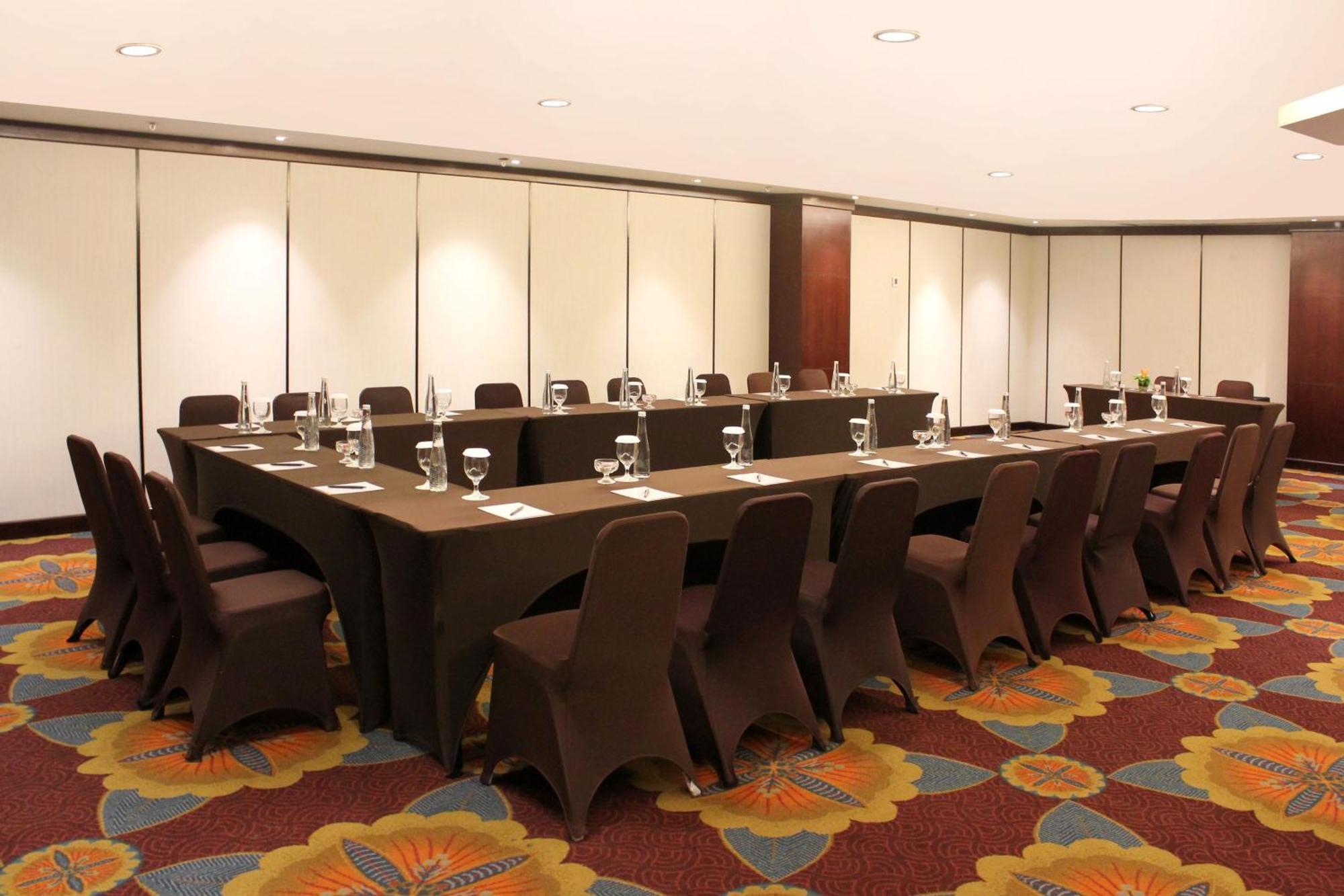 Hotel Santika Premiere Semarang Exterior foto